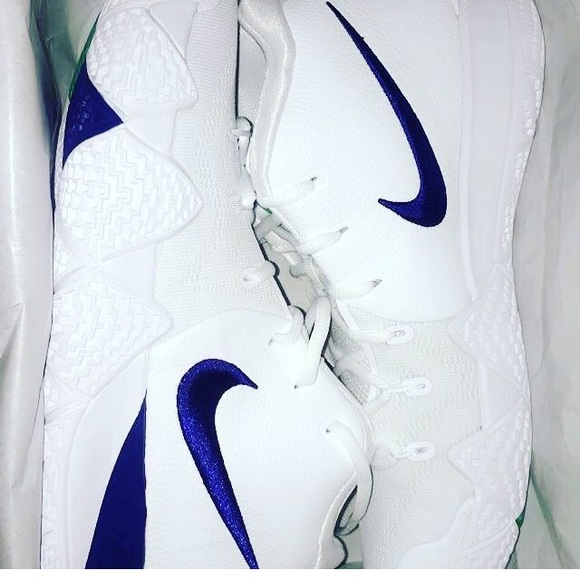 Nike Kyries - Picture 1 of 1